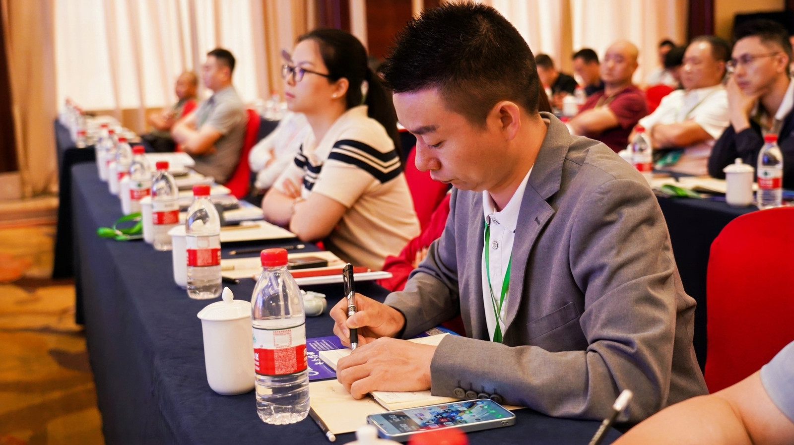 来利国际AG旗舰厅电气参加输配电行业协会学习